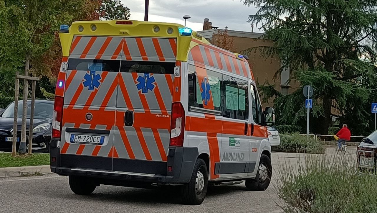 Copertina per Scontro camion-furgone a Terzo d'Aquileia, ferito grave